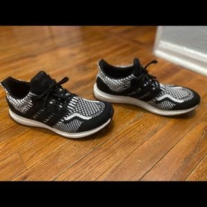 Men’s 10.5 Adidas Ultraboost 5.0 DNA